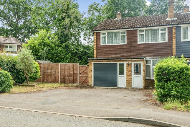 3 bed property, in Hatch Ride, £450,000