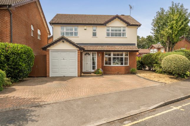 4 bed property, in Epping Way, £650,000