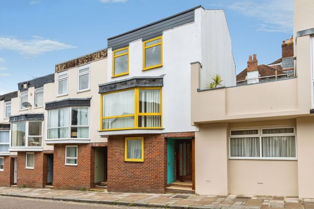 5 bed property, in Westgate Street, £380,000