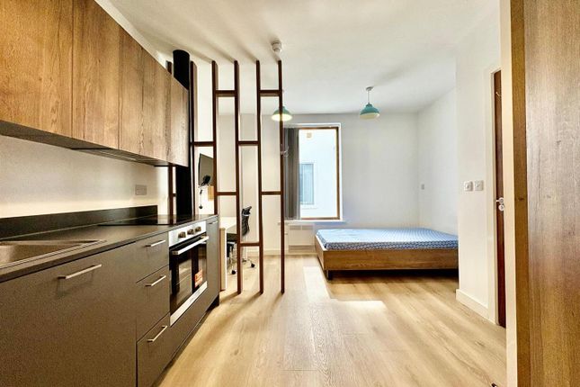 1 bed property, in Chapel Lane, £85,000