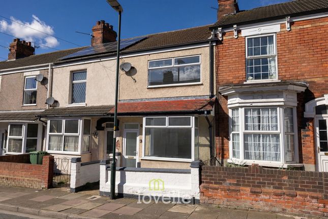 3 bed property, in College Street, £115,000