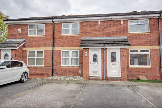 3 bed property, in Swallowfield Drive, £169,950