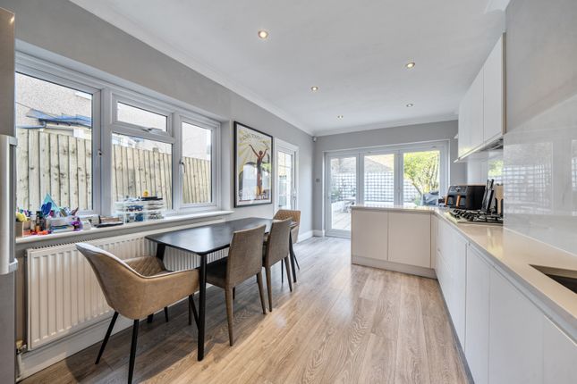 3 bed property, in Rathmore Road, £675,000