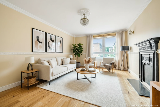 4 bed property, in Hemp Walk, £735,000