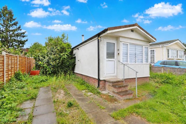 2 bed property, in 1 Park Home, £160,000