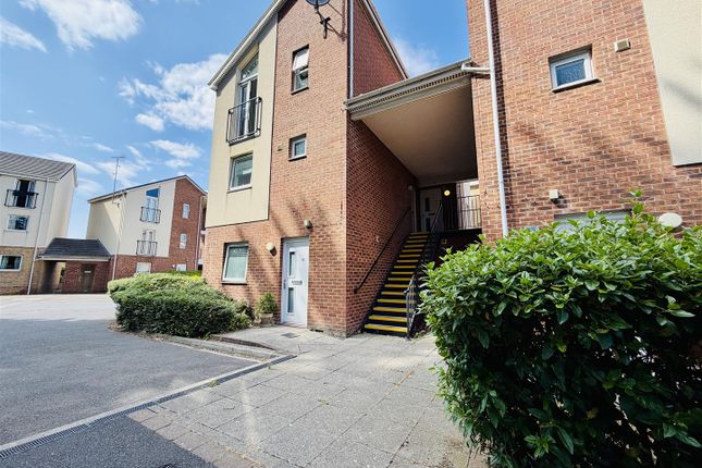 1 bed property, in Clogg Mill Gardens, £80,000