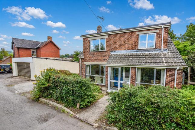 4 bed property, in Rednock Drive, £440,000