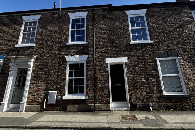 2 bed property, in Bishopgate, £160,000