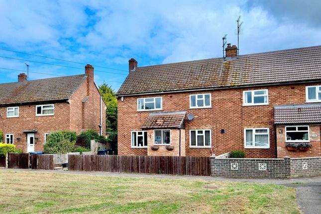 3 bed property, in Fox Grove, £355,000