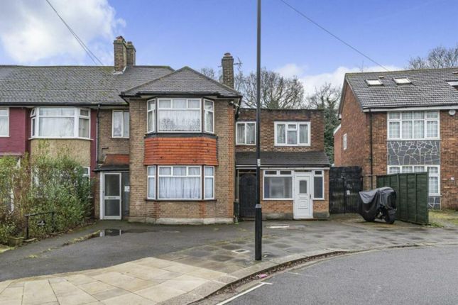 4 bed property, in Selborne Gardens, £680,000