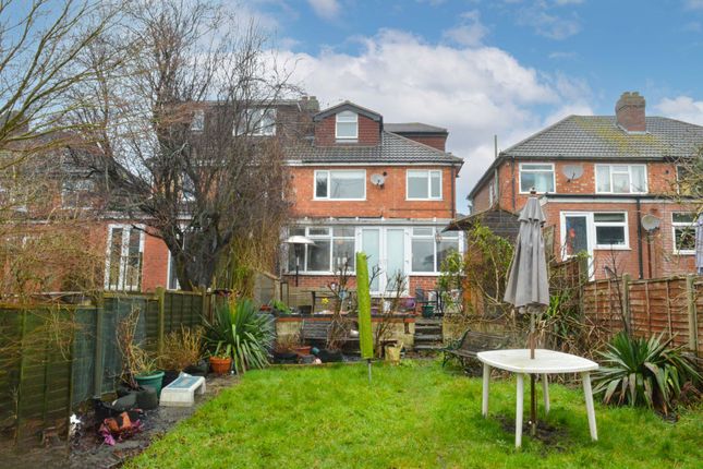 4 bed property, in Greenhill Road, £325,000
