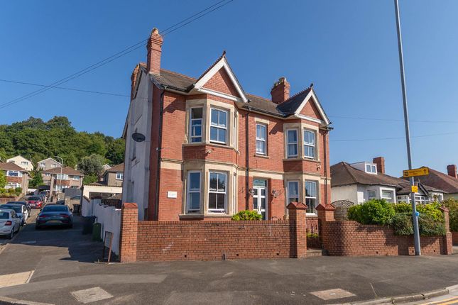 5 bed property, in Chepstow Road, £450,000
