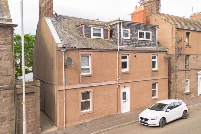 2 bed property, in Union Street, £100,000