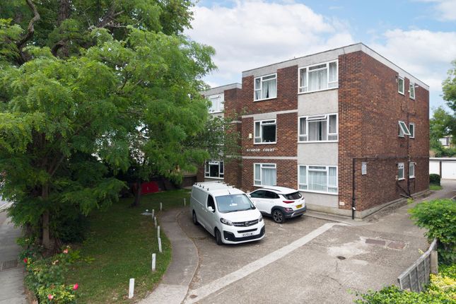1 bed property, in Alexandra Grove, £295,000