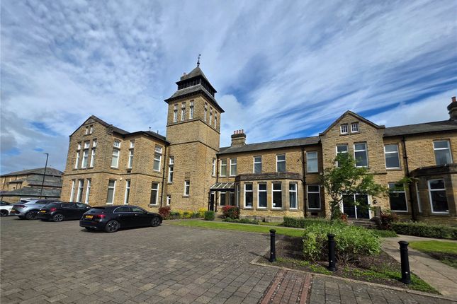 1 bed property, in Clifford Drive, £150,000