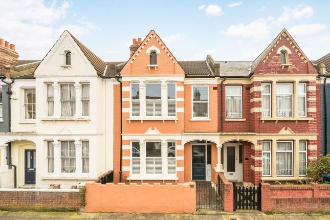 3 bed property, in Bruce Road, £675,000