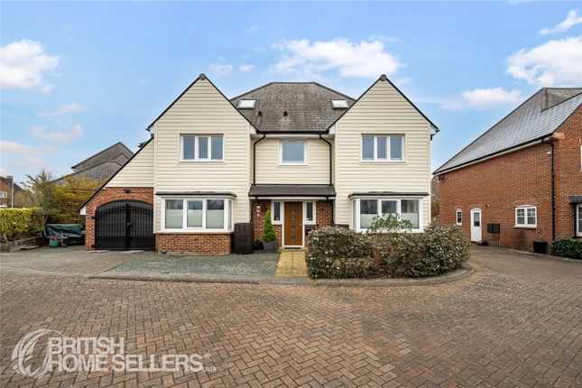 7 bed property, in Brickyard Way, £800,000