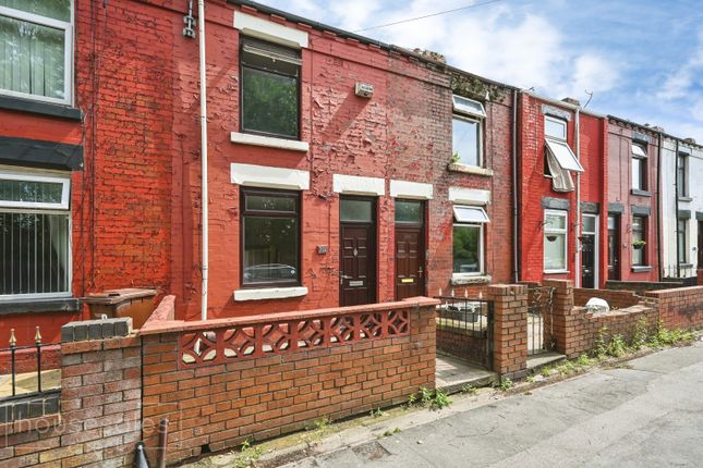 2 bed property, in Berrys Lane, £80,000