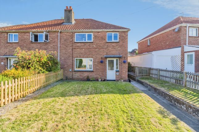 3 bed property, in Highweek Road, £260,000