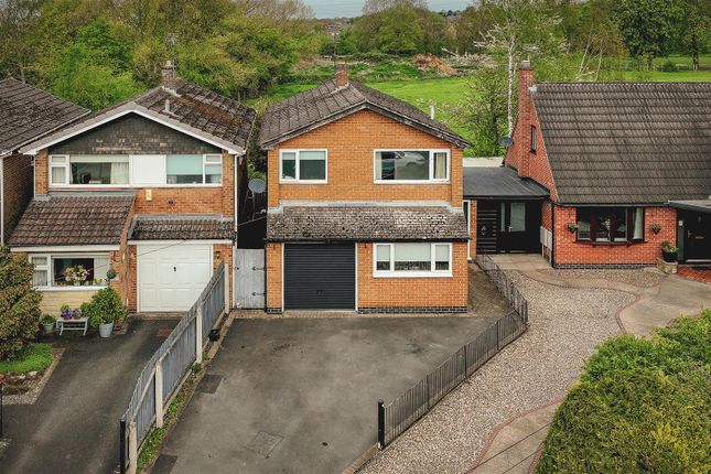 3 bed property, in Manor Road, £300,000