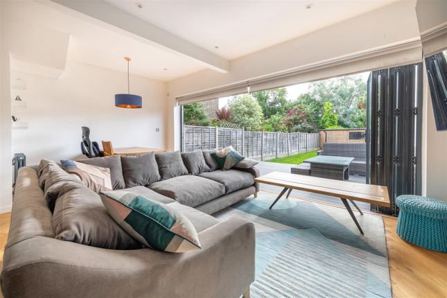 3 bed property, in Maybank Road, £600,000