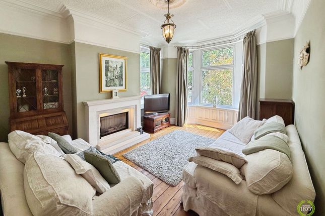 4 bed property, in Blackburn Road, £260,000