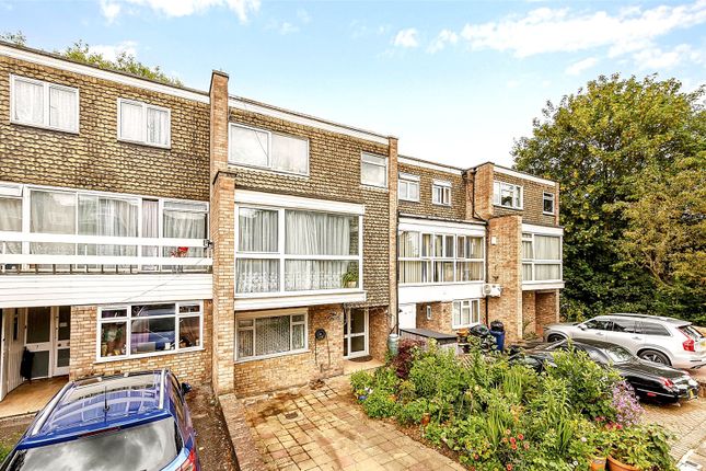 4 bed property, in Templewood, £840,000
