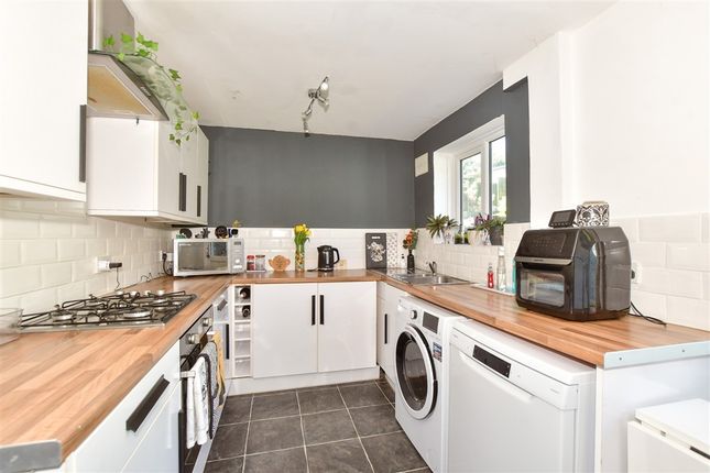 2 bed property, in Melbourne Avenue, £230,000