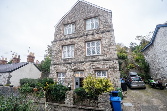 2 bed property, in Love Lane, £75,000