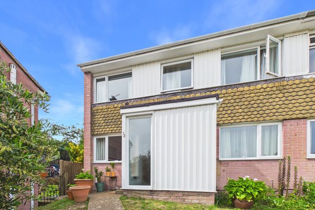 3 bed property, in Walmer Way, £250,000