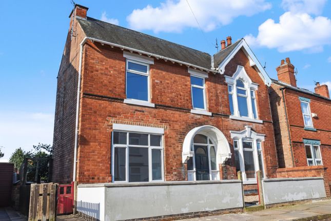 4 bed property, in William Street, £400,000