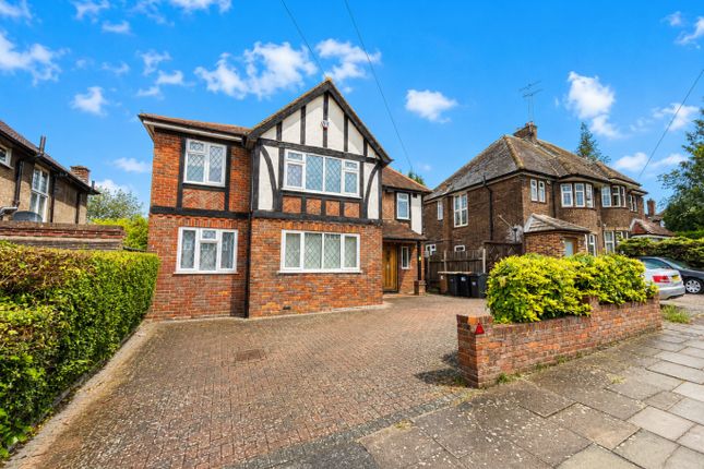 4 bed property, in Greenhill Avenue, £675,000