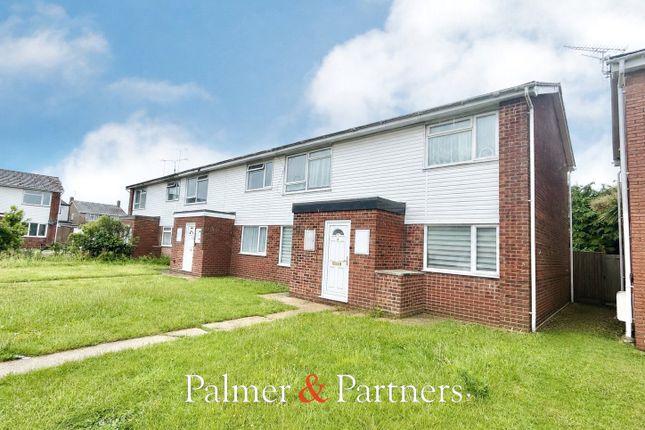 2 bed property, in Land Close, £150,000