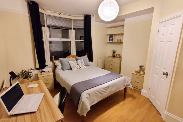 7 bed property, in 29 Agnes Road, £400,000