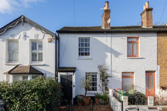 3 bed property, in Eden Road, £825,000
