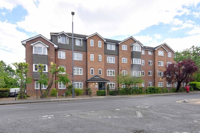 2 bed property, in Gayton Road, £375,000