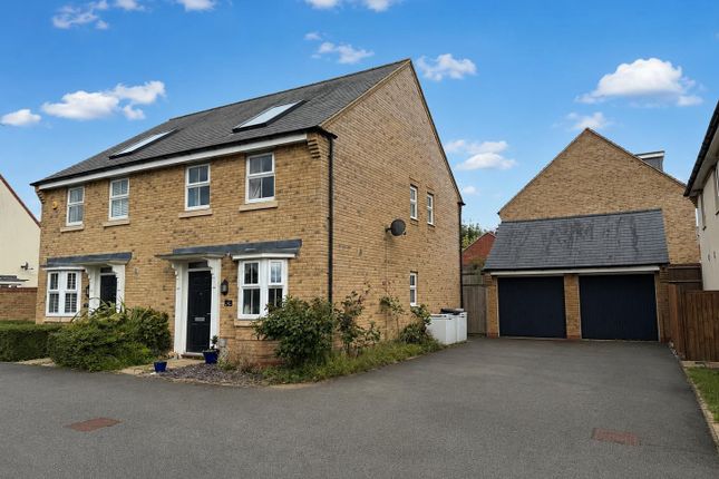3 bed property, in Pembrey Close, £250,000