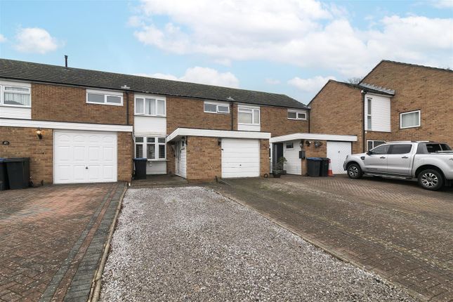 3 bed property, in Paddock Mead, £425,000