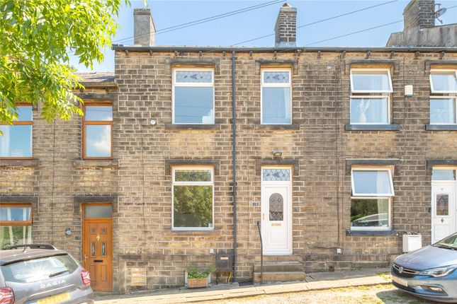3 bed property, in Victoria Road, £185,000