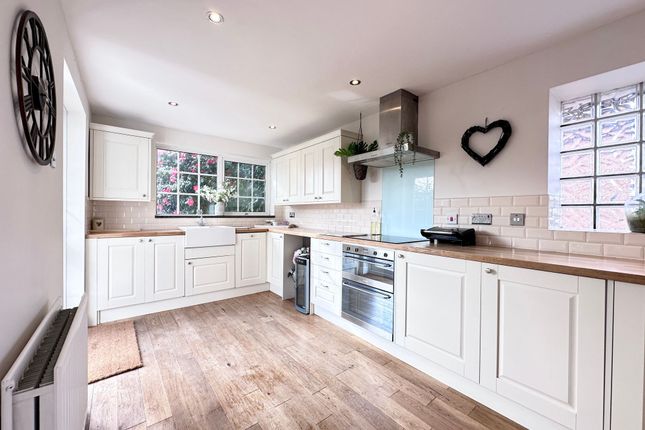 3 bed property, in Mons Avenue, £490,000