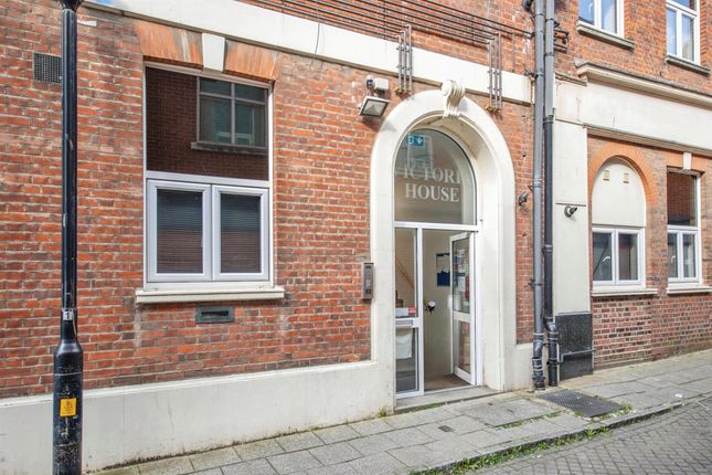 1 bed property, in Eld Lane, £135,000