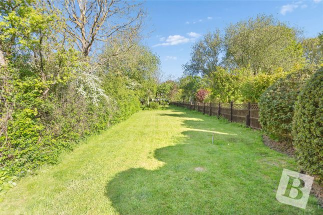 3 bed property, in Hook End Road, £650,000