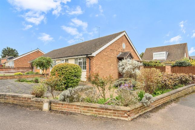 3 bed property, in Linnet Way, £350,000