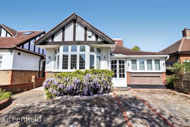 4 bed property, in Queens Drive, £1,000,000