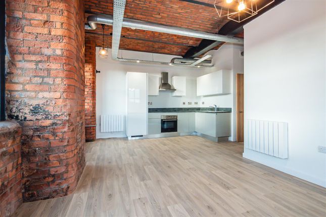 2 bed property, in Water Street, £170,000