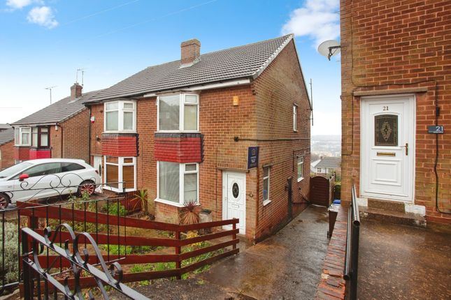 2 bed property, in Jenkin Drive, £130,000