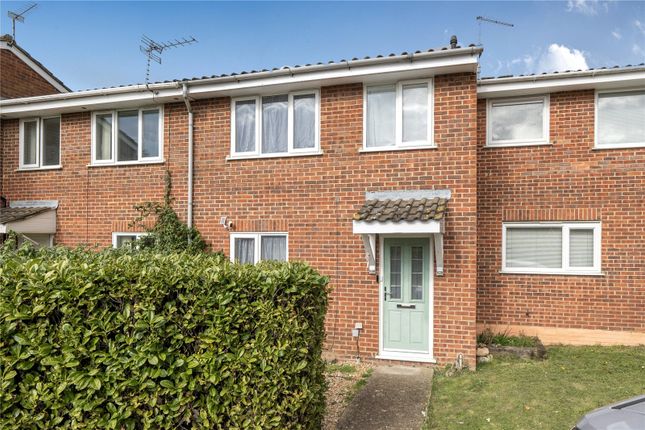 3 bed property, in Aylsham Drive, £475,000