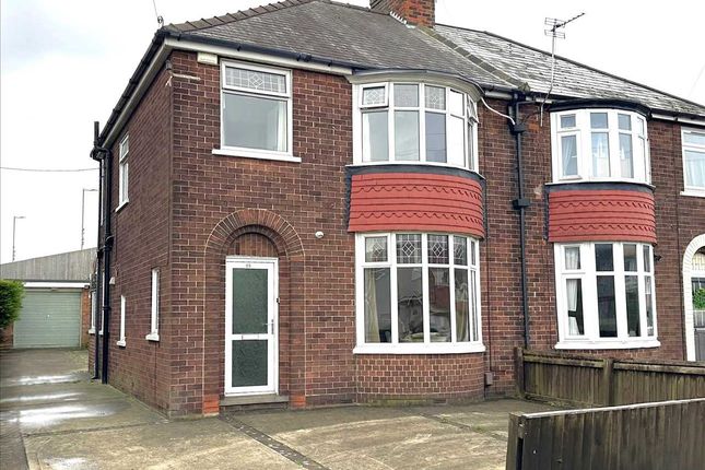 3 bed property, in Newland Avenue, £168,000