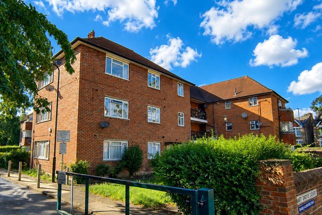 3 bed property, in Flat 12 Hart Grove Court, £375,000