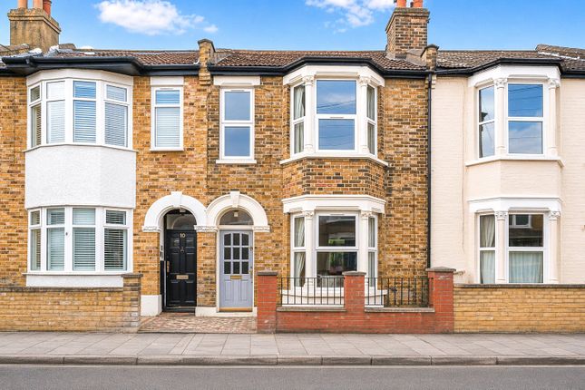 3 bed property, in The Crescent, £700,000